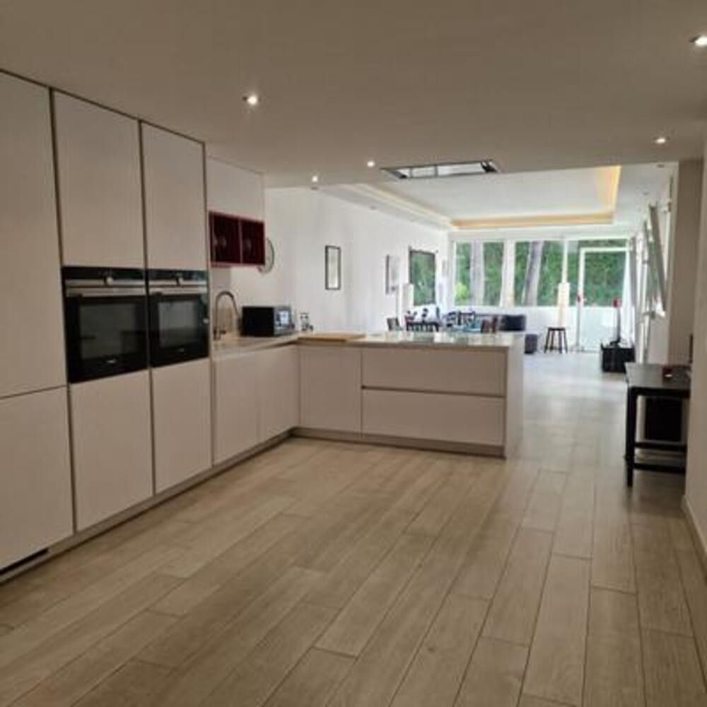 Cuina de Planta baixa de lloguer en Marbella amb Aire condicionat, Terrassa i Piscina