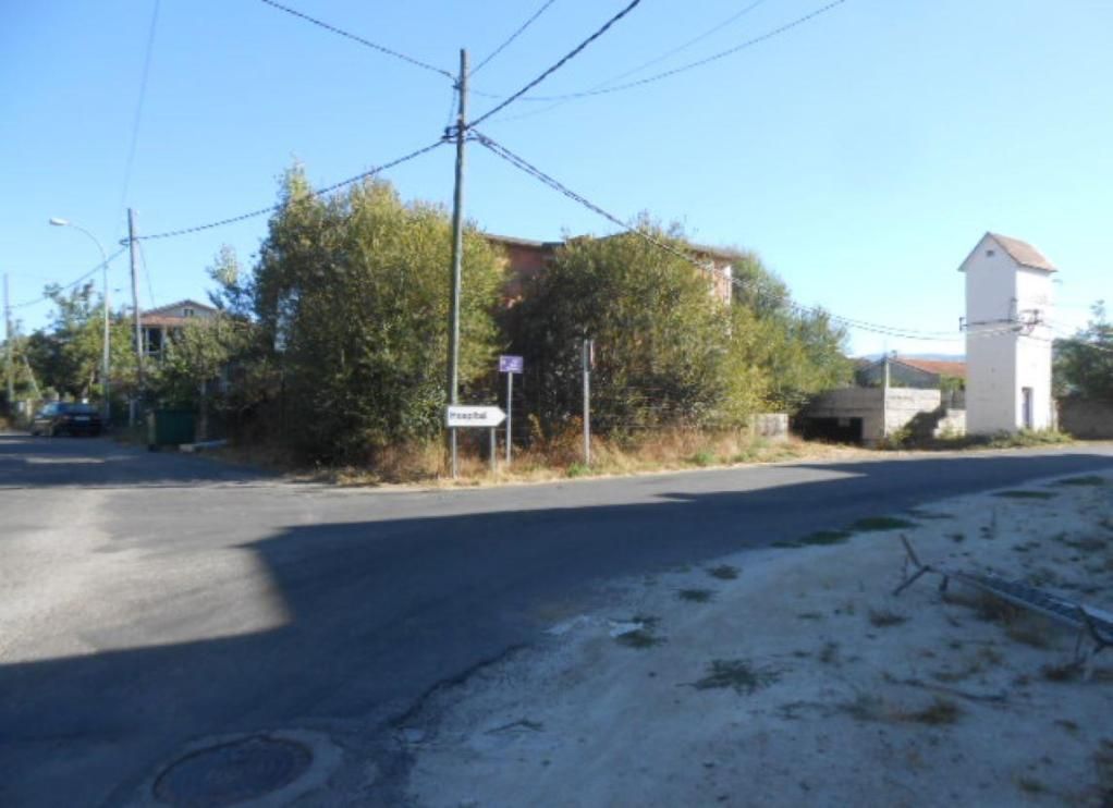 Casa adosada en venda en Verín amb Jardí privat