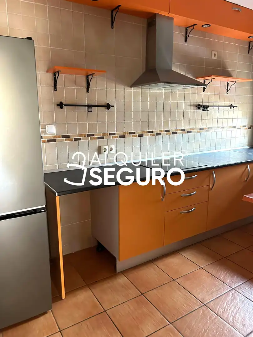 Küche von Wohnung zur Miete in La Cabrera mit Heizung