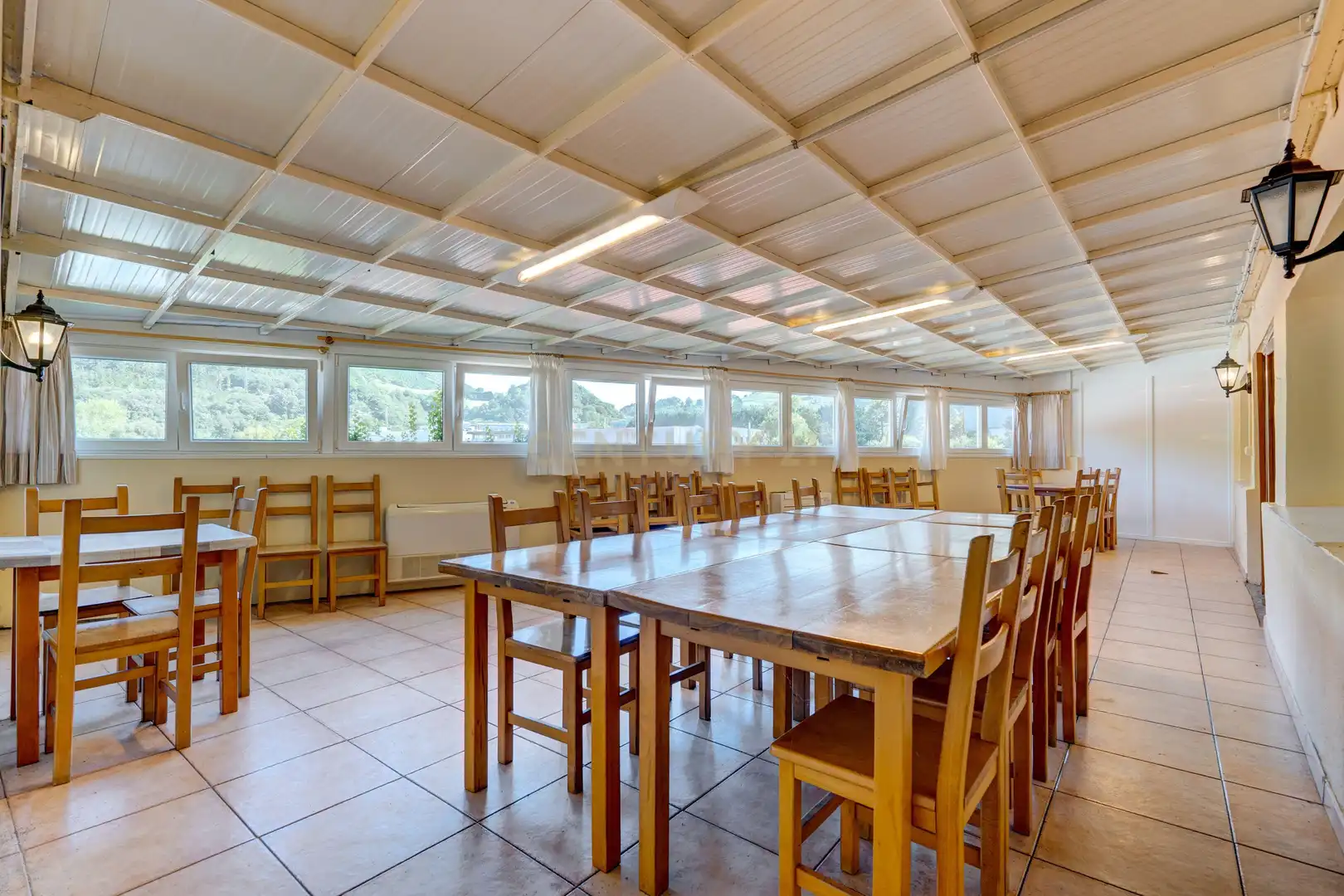 Commercial properties for sale in Deba  with Air Conditioner