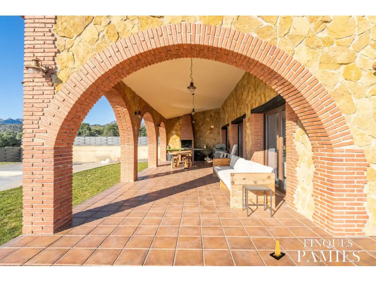Terrassa de Casa o xalet en venda en Vilanova d'Escornalbou amb Aire condicionat, Calefacció i Jardí privat