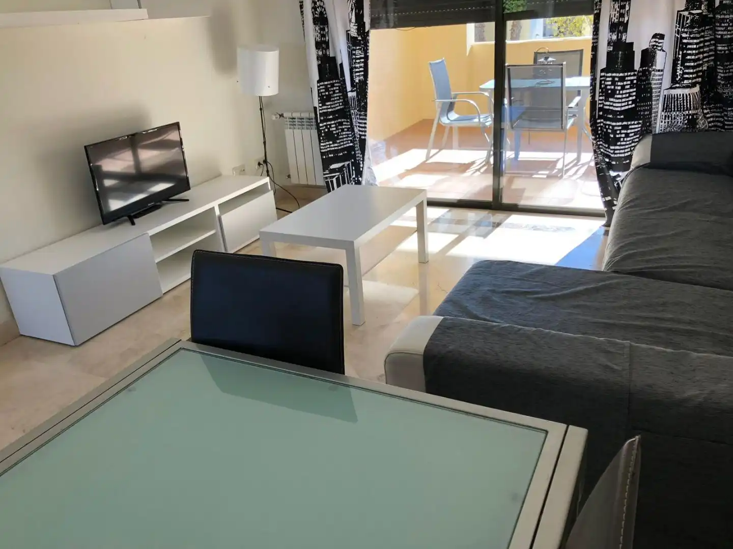 Sala de estar de Apartamento de alquiler en San Javier con Aire acondicionado, Calefacción y Terraza