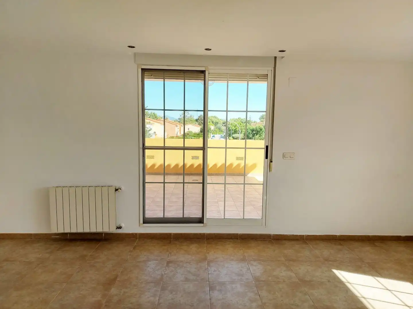 Balcony of Houses for sale in La Pobla de Vallbona  with Air Conditioner, Heating and Private garden