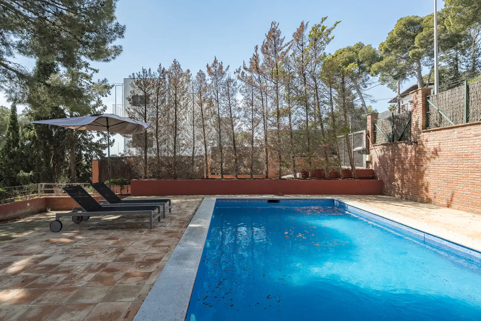 Piscina de Casa o xalet en venda en Castelldefels amb Aire condicionat, Calefacció i Jardí privat