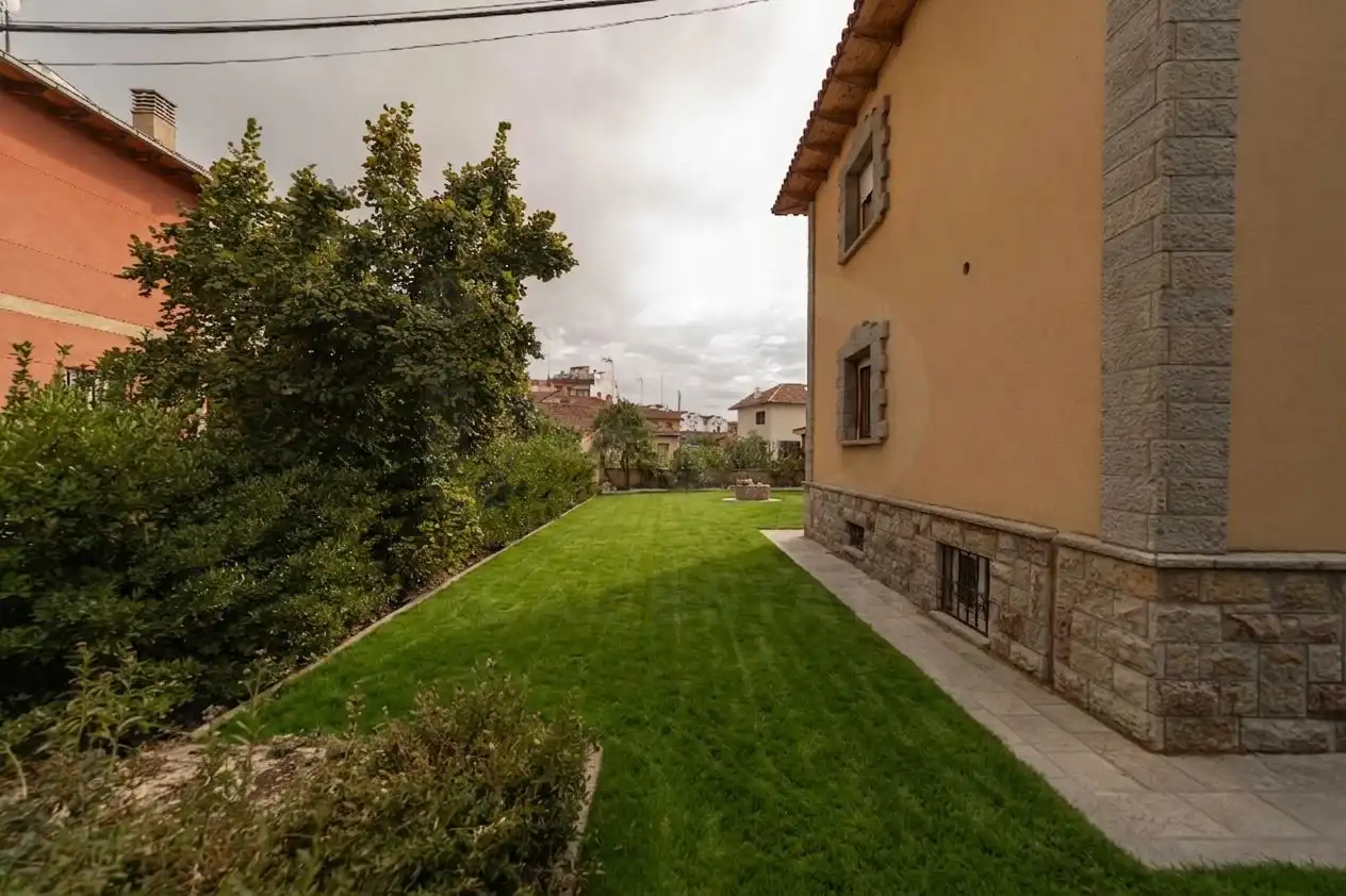 Jardín de Casa o chalet en venta en León Capital  con Calefacción