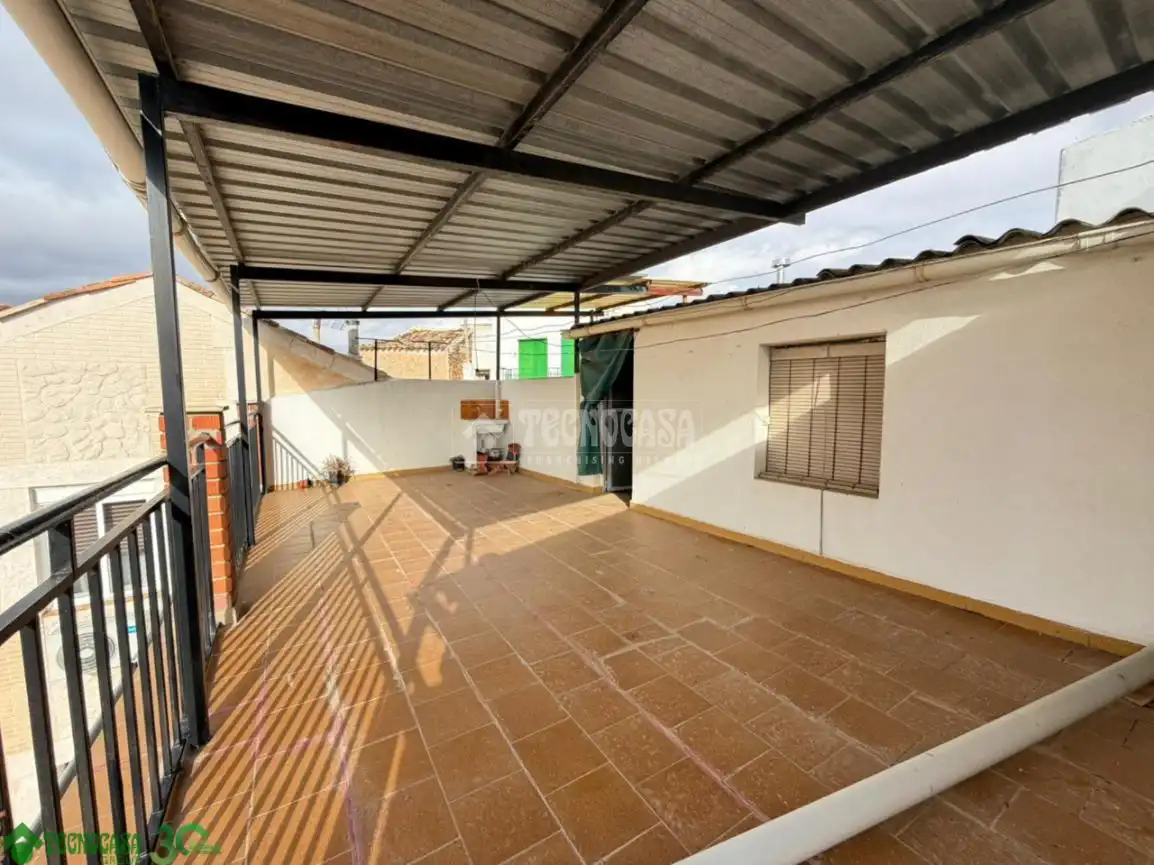 Terraza de Casa adosada en venta en Santa Cruz de la Zarza con Calefacción, Terraza y Amueblado
