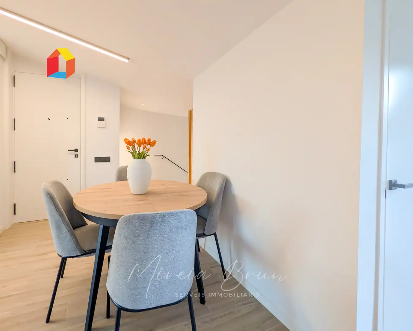 Esszimmer von Dachboden zur Miete in Tona mit Heizung