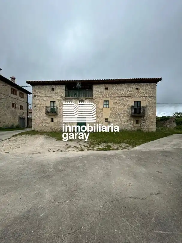 Casa in vendita a Valle de Losa