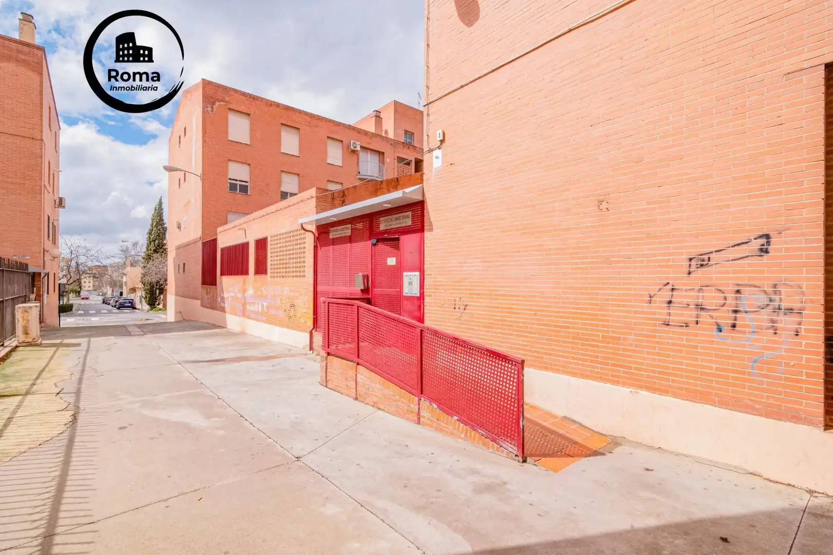 Exterior view of Duplexes for sale in Granada  with Air Conditioner, Heating and Terrace