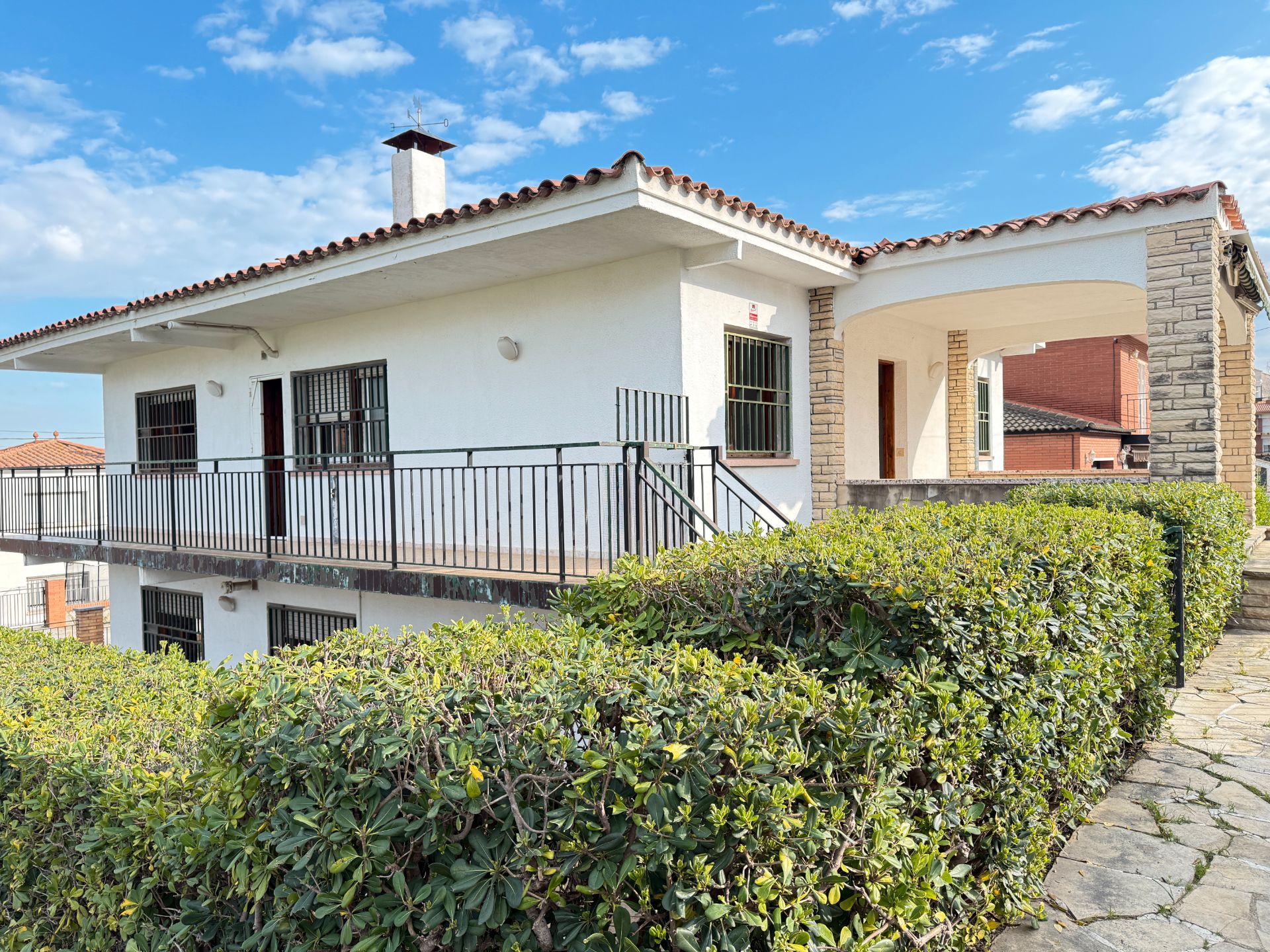 Vista exterior de Casa o xalet en venda en Castellbisbal amb Calefacció, Jardí privat i Alarma