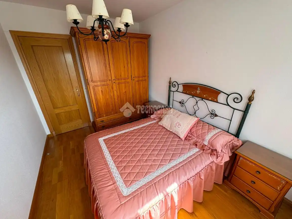 Habitación de Casa adosada en venta en Zaragoza con Terraza