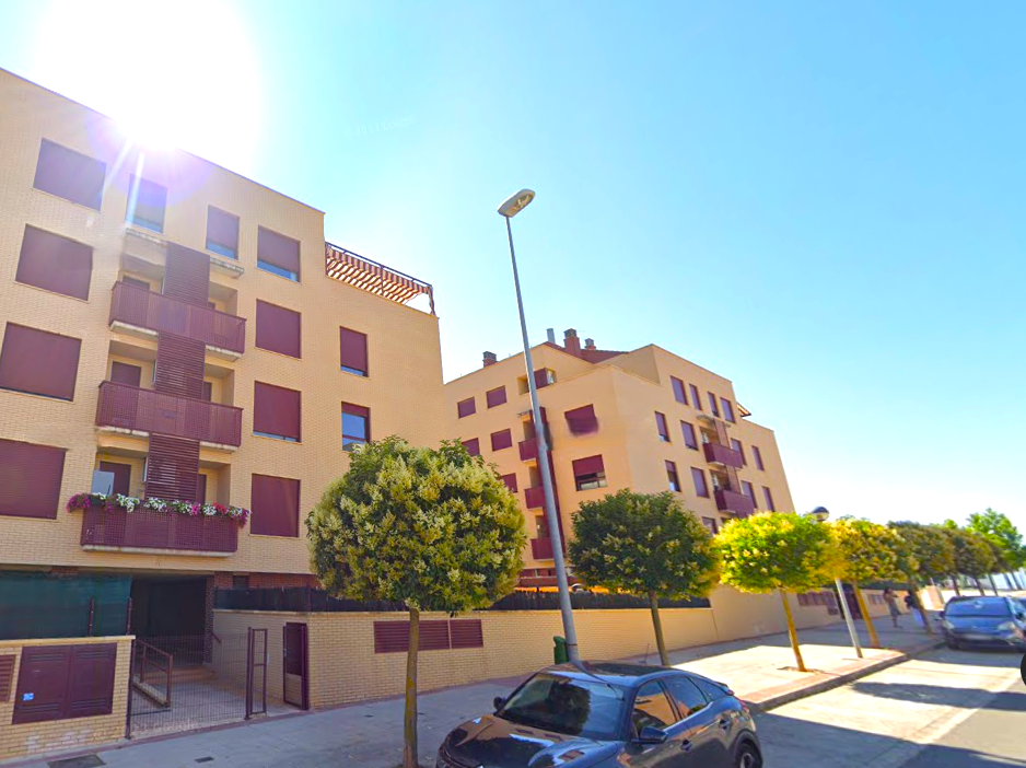 Garage for sale in GRAN BRETAÑA, Portillejo - Valdegastea