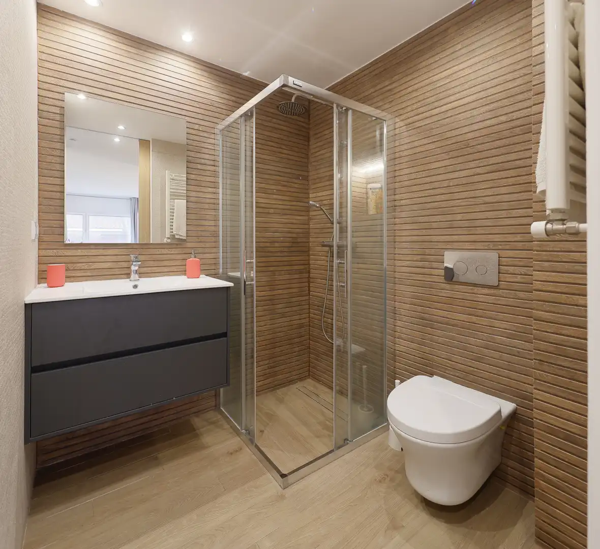 Baño de Piso de alquiler en Gijón  con Calefacción y Amueblado