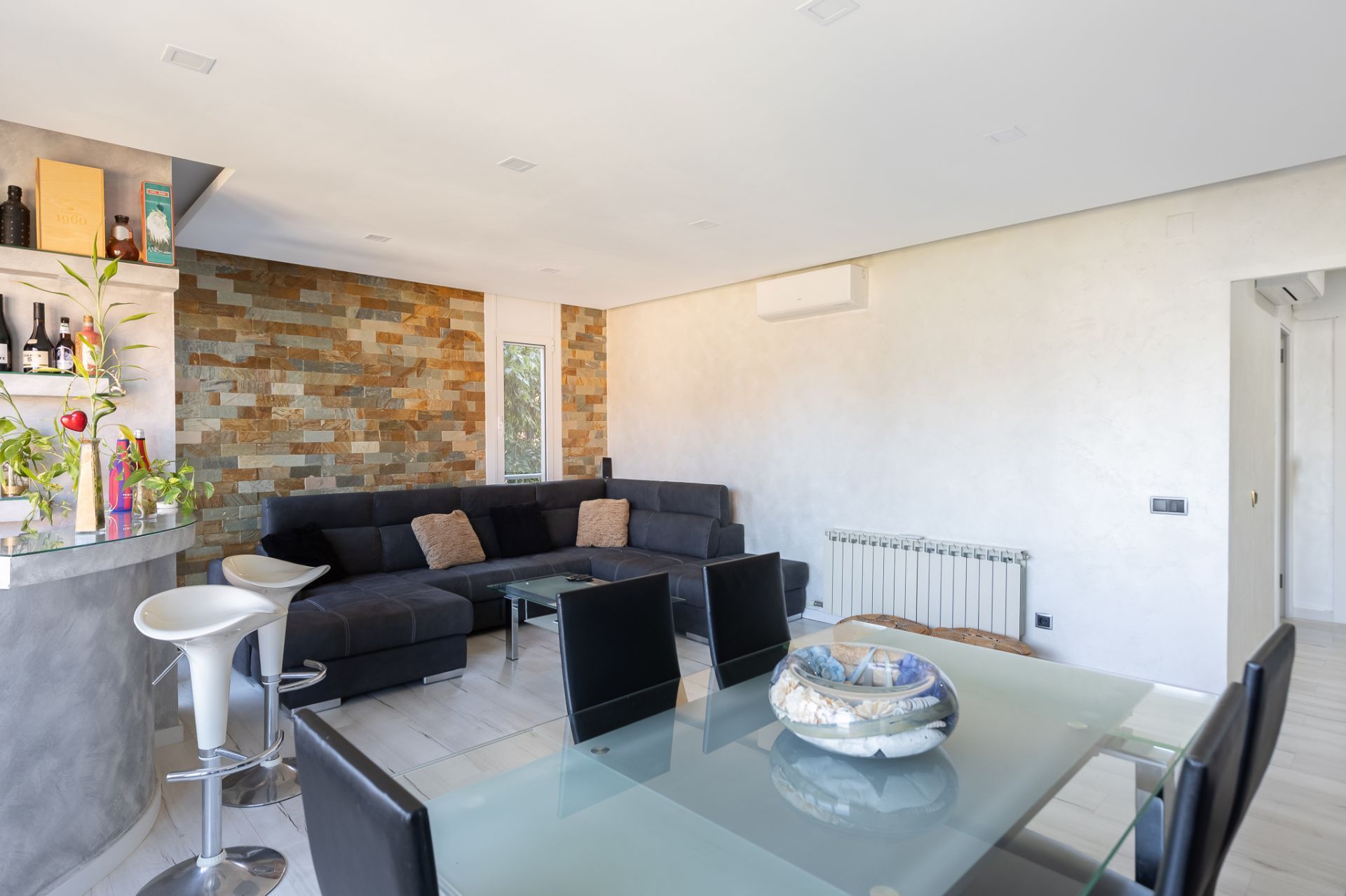 Living room of Flat for sale in Badalona  with Air Conditioner and Heating