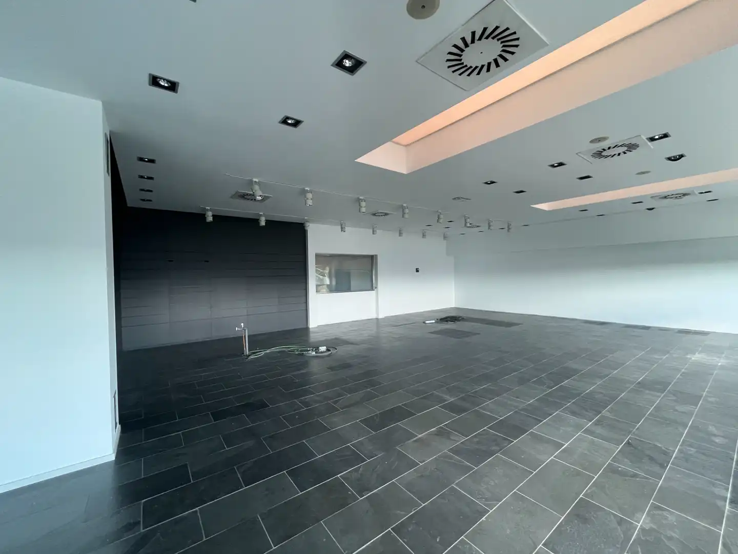 Nave industrial en venta en Salt con Calefacción y Alarma