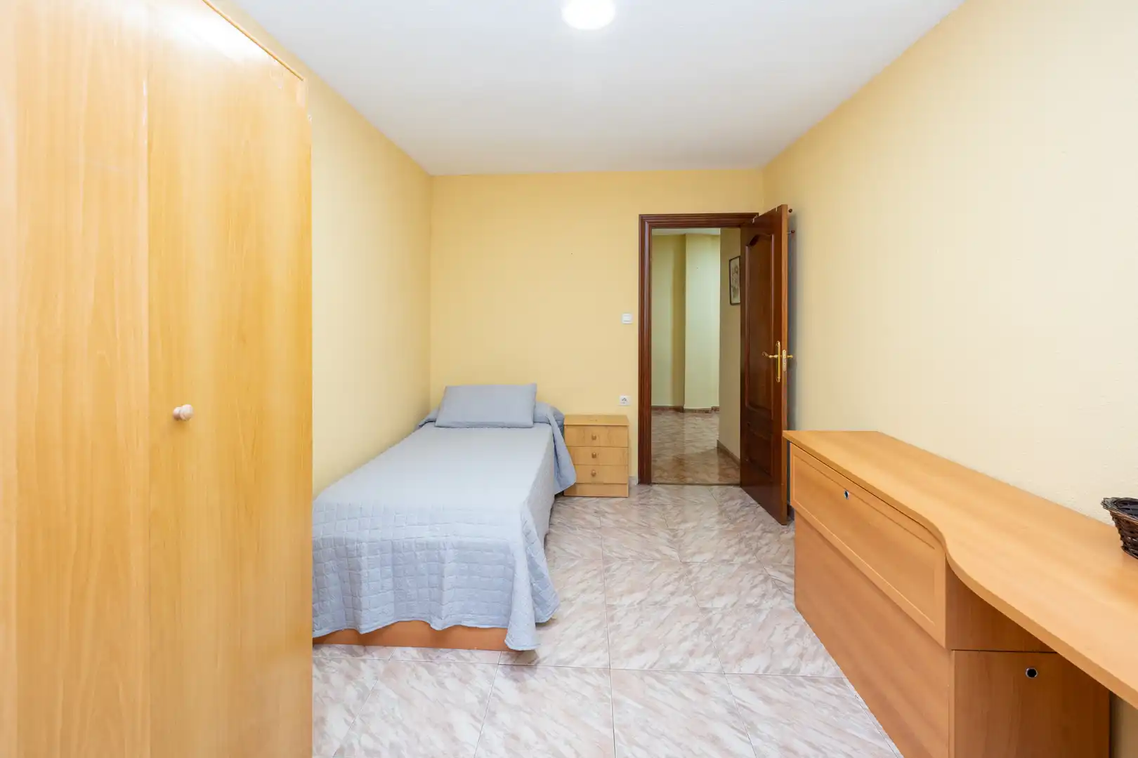 Habitación de Piso de alquiler en Granada con Calefacción, Amueblado y Lavadora