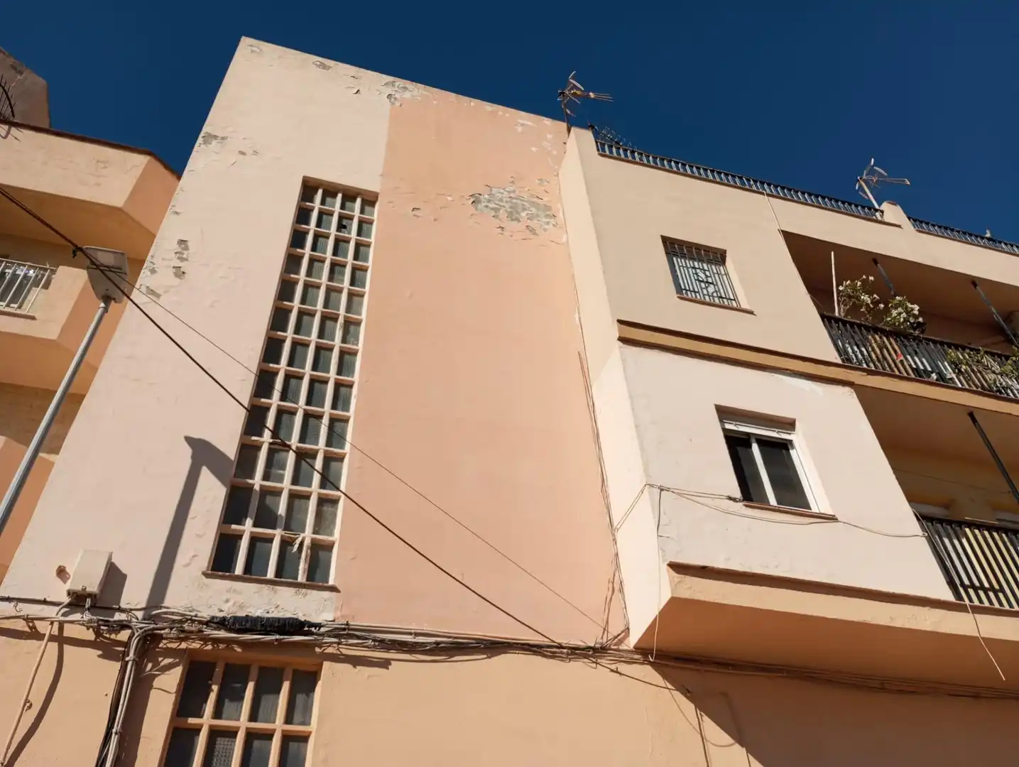 Außenansicht von Wohnung zum Verkauf in Algeciras mit Terrasse und Balkon