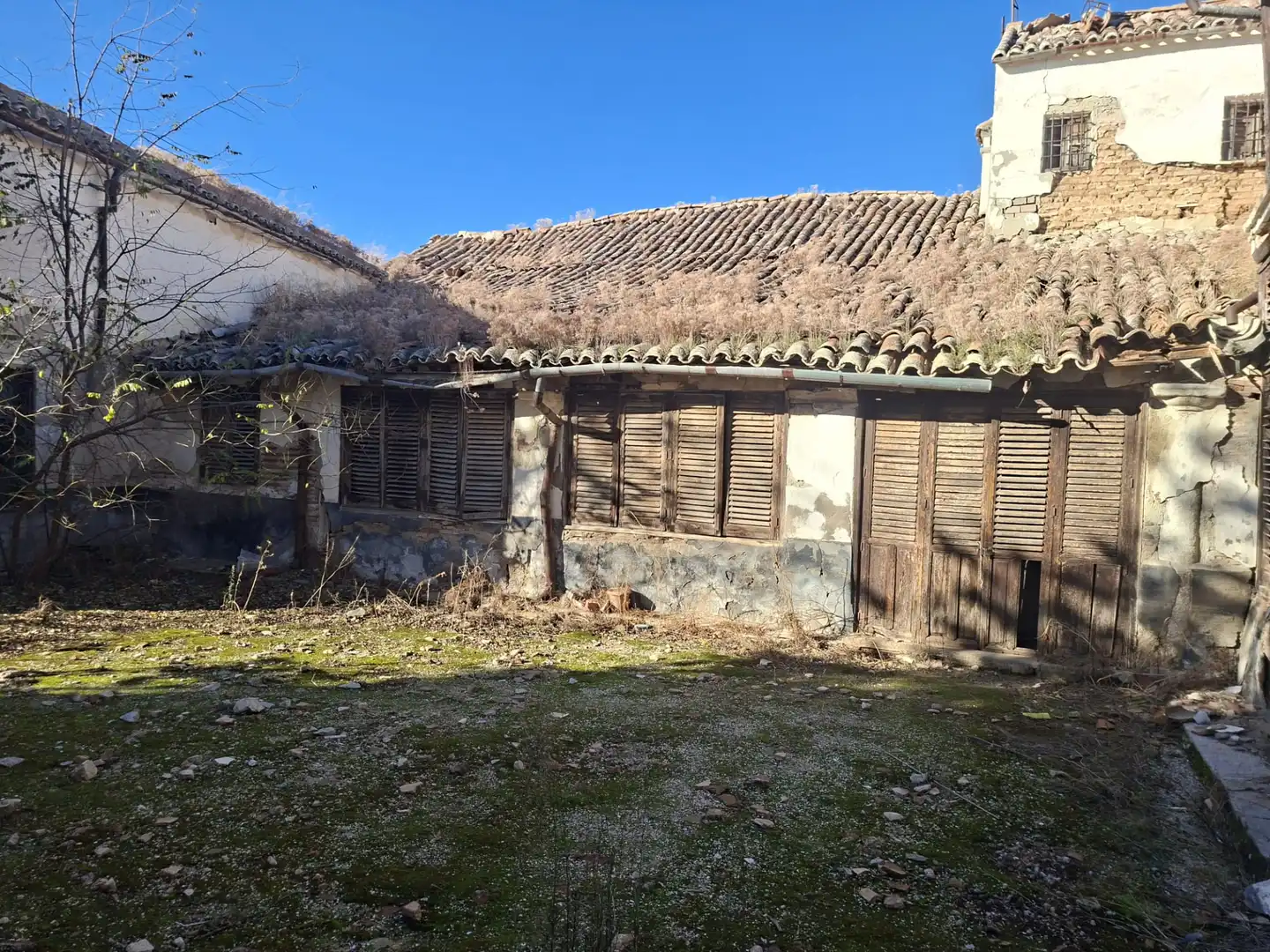 Vista exterior de Edifici en venda en Polán