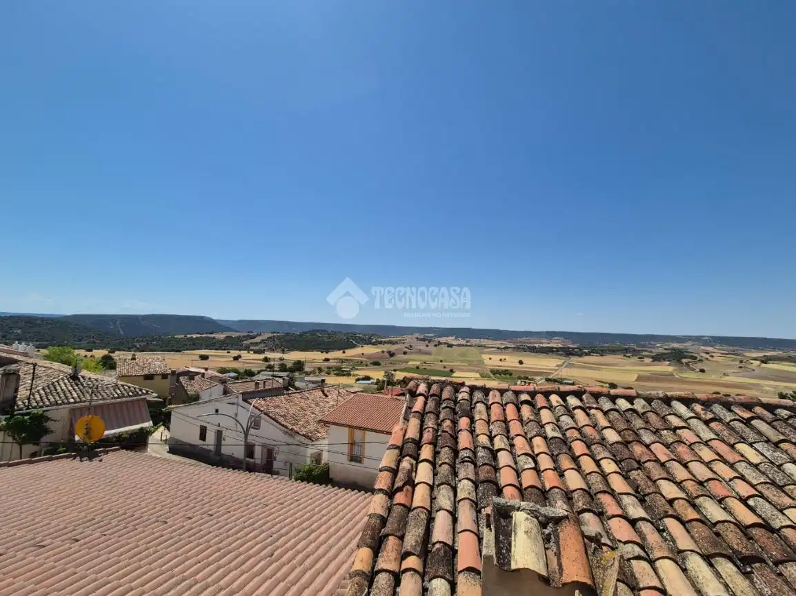 Außenansicht von Einfamilien-Reihenhaus zum Verkauf in Cendejas de la Torre mit Heizung und Terrasse