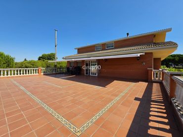 Villa mit Balkon zum Verkauf in Partides de Lleida