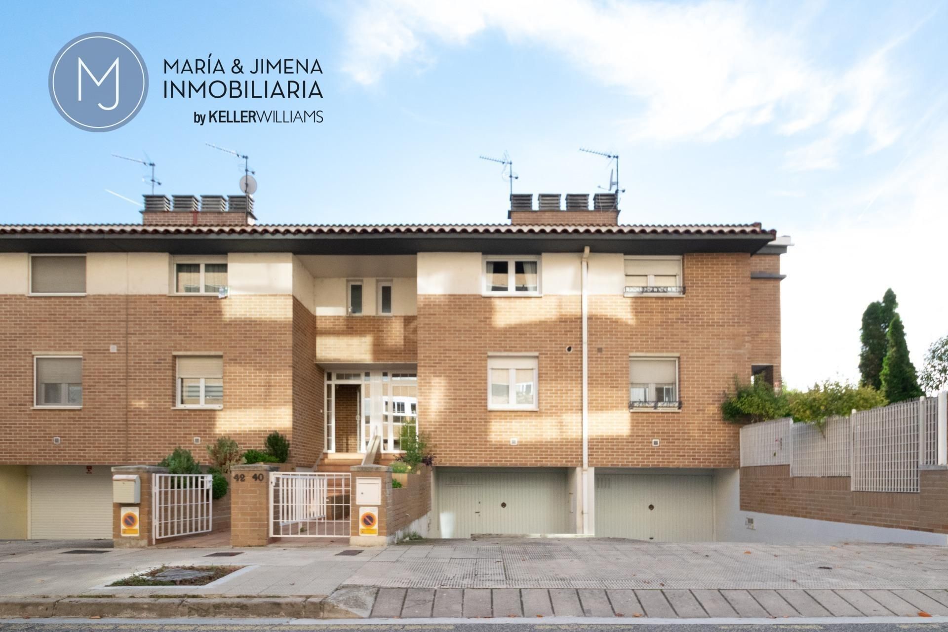 Vista exterior de Casa o xalet en venda en Zizur Mayor / Zizur Nagusia amb Calefacció, Jardí privat i Traster