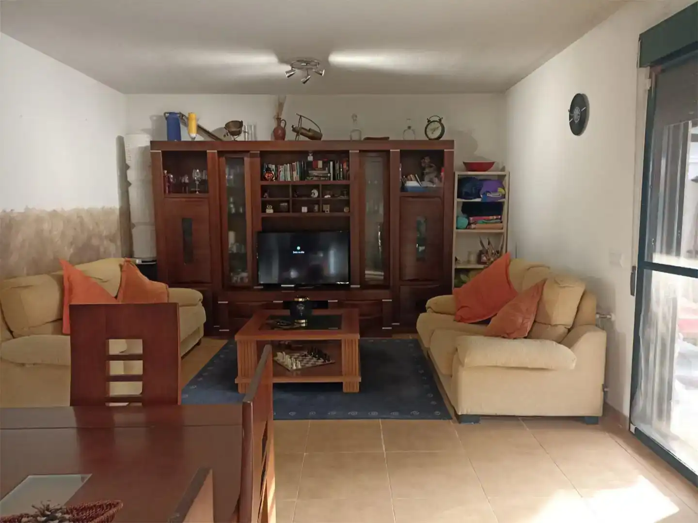 Sala d'estar de Pis en venda en Las Ventas de Retamosa amb Aire condicionat i Piscina