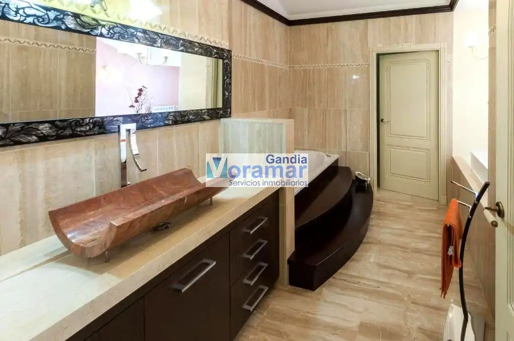 Badezimmer von Maisonette zur Miete in Gandia mit Klimaanlage, Heizung und Terrasse