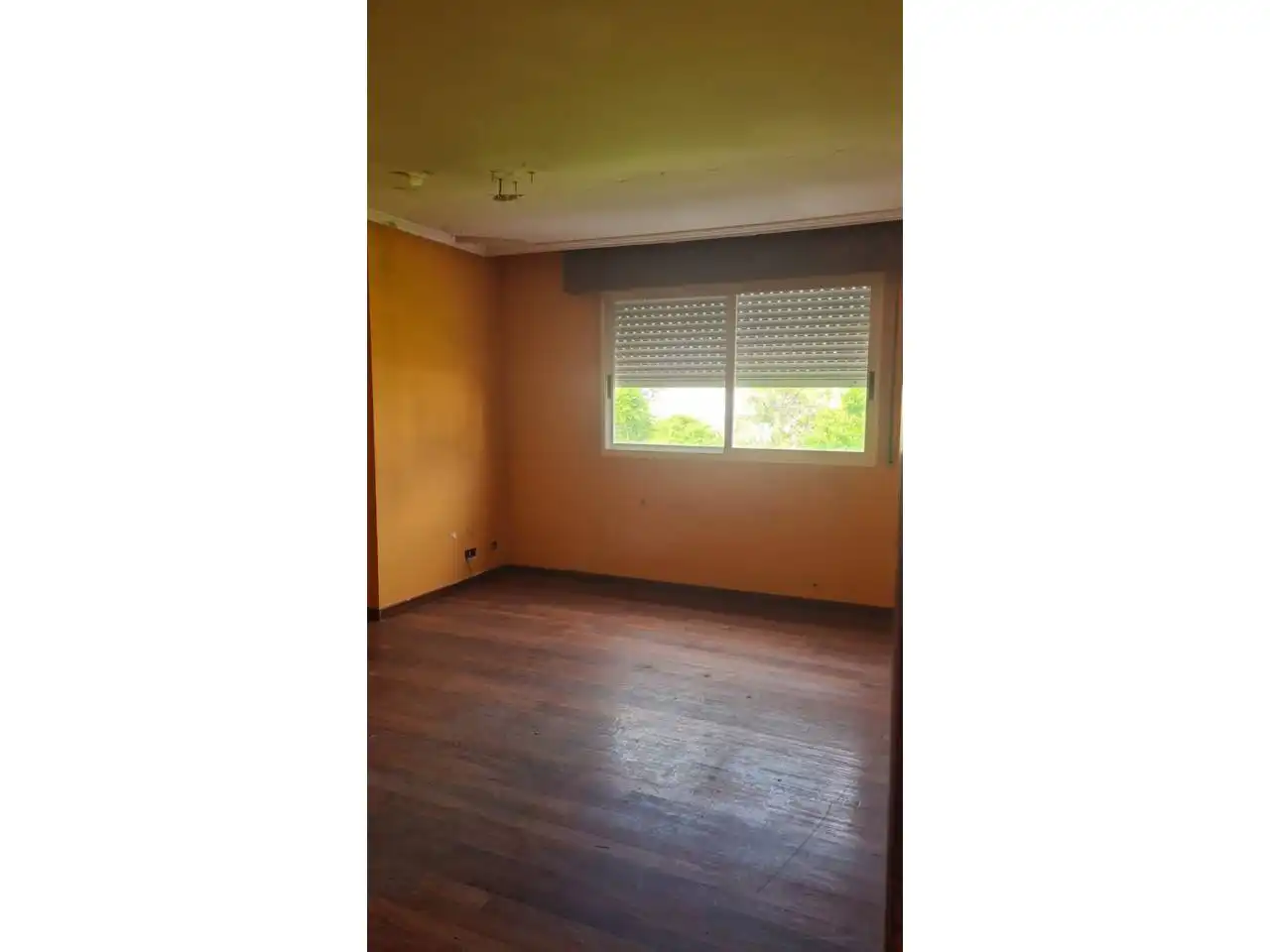 Dormitori de Casa o xalet en venda en Ourense Capital  amb Calefacció, Jardí privat i Traster