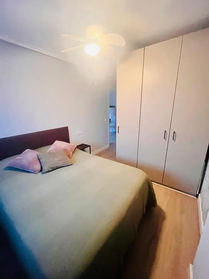 Schlafzimmer von Wohnung zum Verkauf in Torrevieja mit Klimaanlage, Terrasse und Schwimmbad