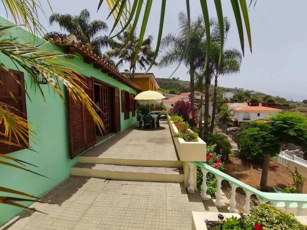 Detached house with garden for sale in El Sauzal