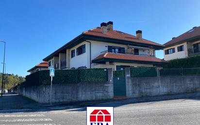 Exterior view of Single-family semi-detached for sale in Castro-Urdiales  with Terrace