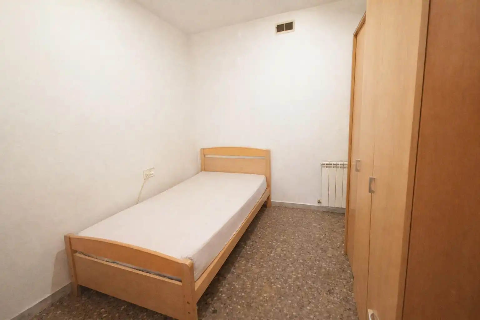 Bedroom of Flat for sale in Manresa  with Community pool