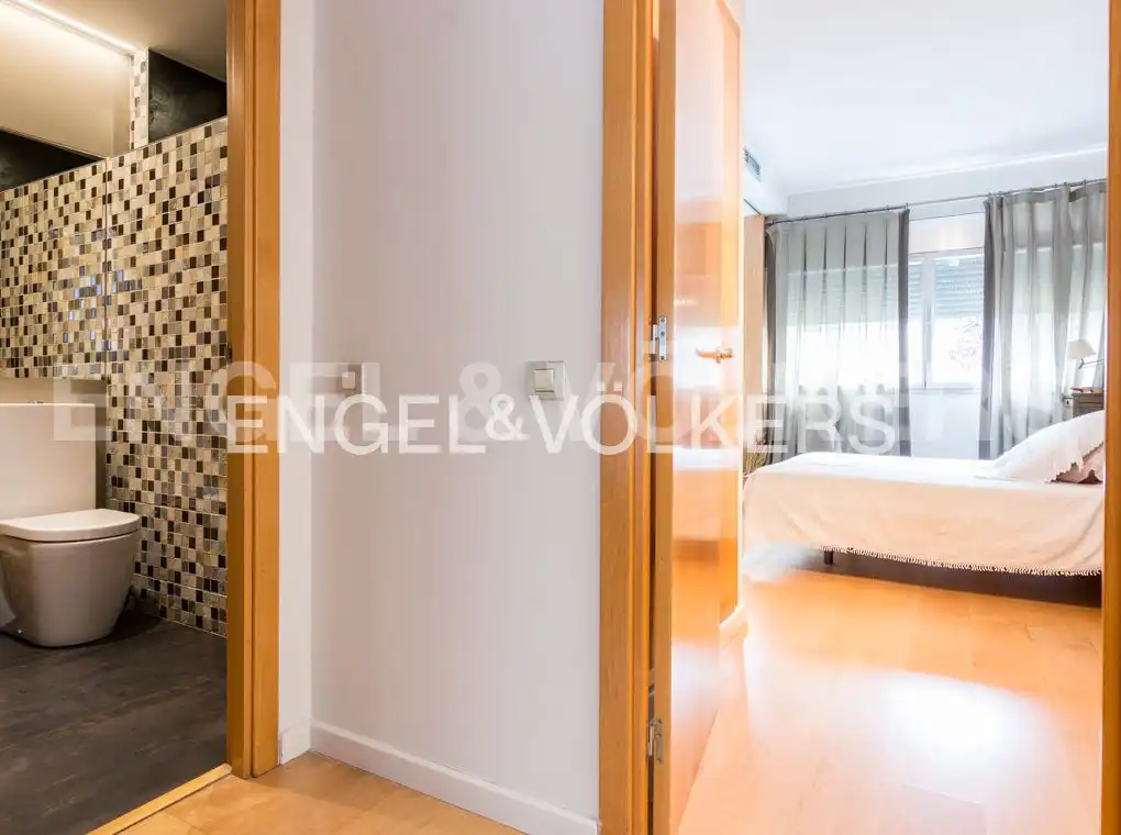 Bedroom of Houses for sale in Barcelona  with Air Conditioner, Heating and Private garden
