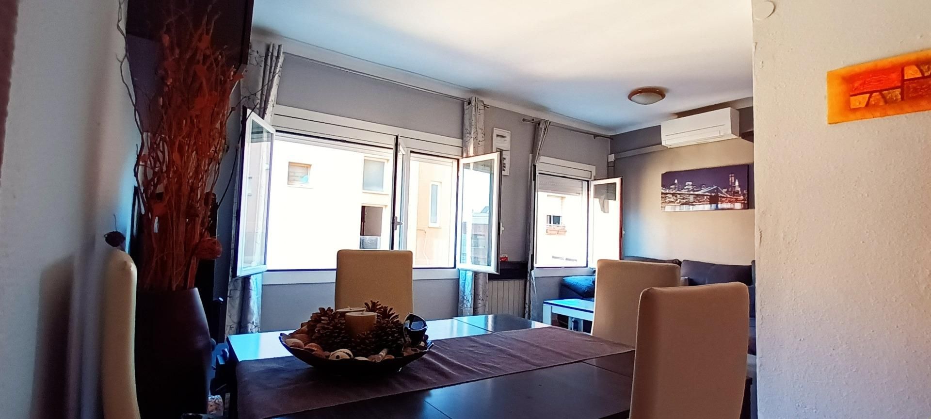 Menjador de Pis en venda en Sabadell amb Calefacció