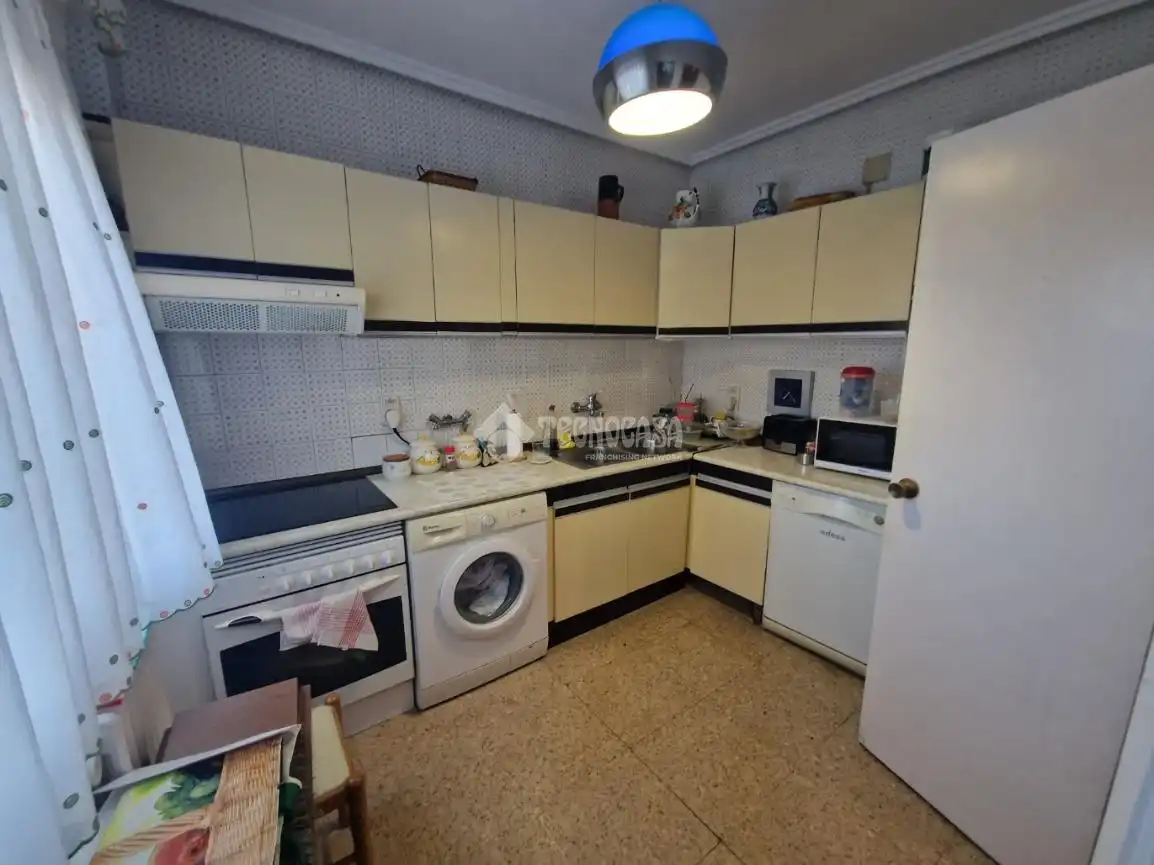 Cocina de Piso en venta en Palencia con Calefacción, Parquet y Terraza