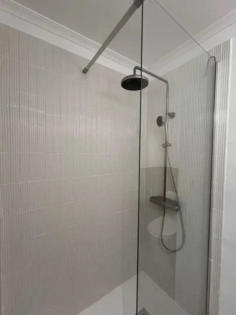Badezimmer von Erdgeschoss zur Miete in Alicante / Alacant mit Möbliert