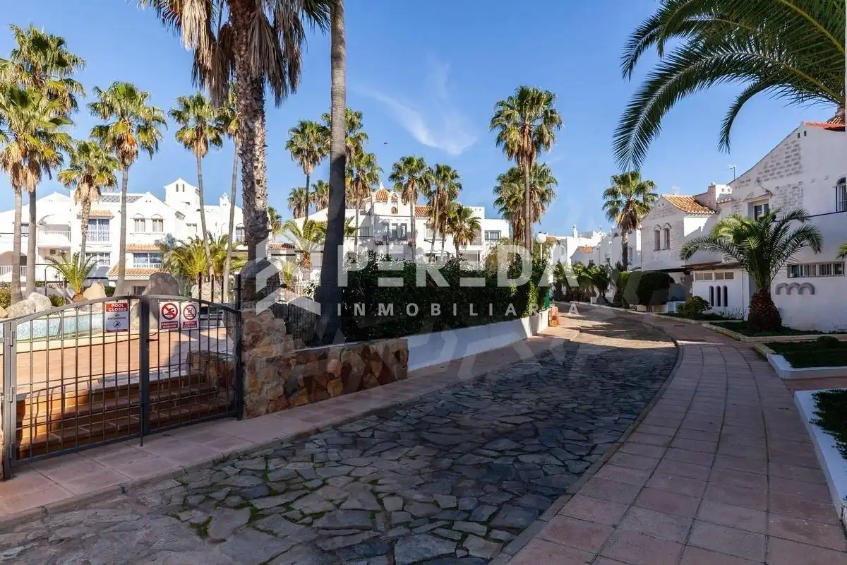 Vista exterior de Apartamento en venta en Roquetas de Mar con Aire acondicionado, Jardín privado y Terraza