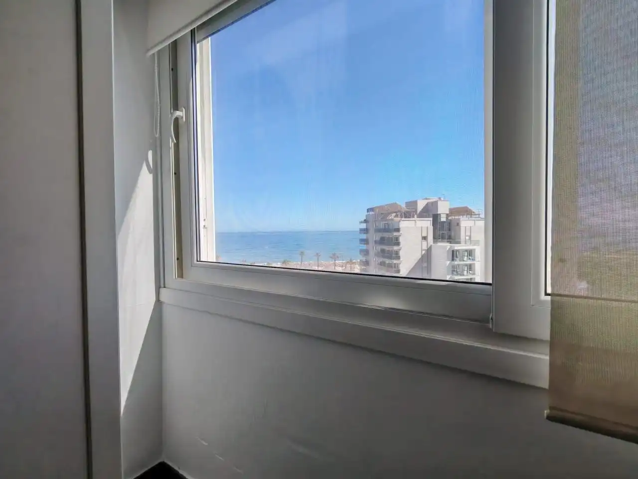 Flat for rent in Avenida de Playamar, Playamar - Benyamina