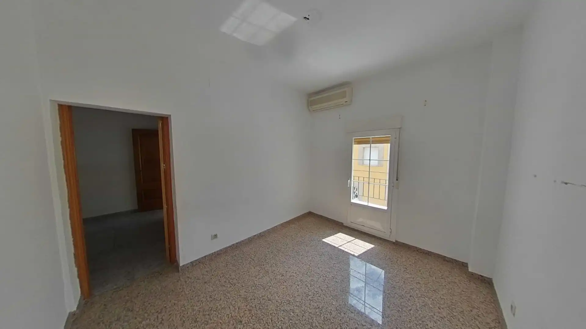 Casa adosada en venta en Baeza con Terraza