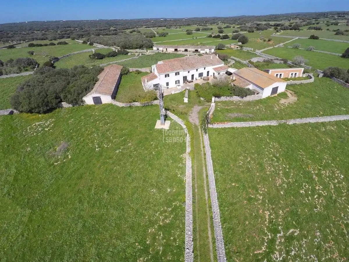 Casa rústica amb jardí en venda a Sant Climent - Es Canutells