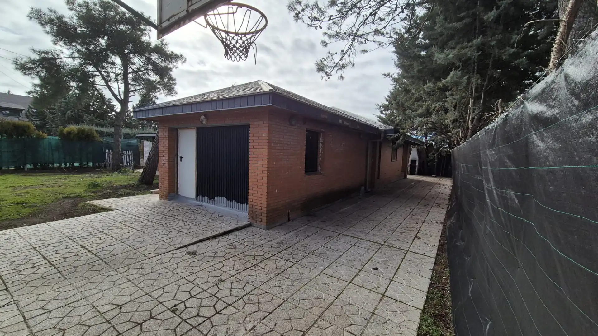 Exterior view of Houses for sale in Nuevo Baztán  with Private garden, Terrace and Swimming Pool