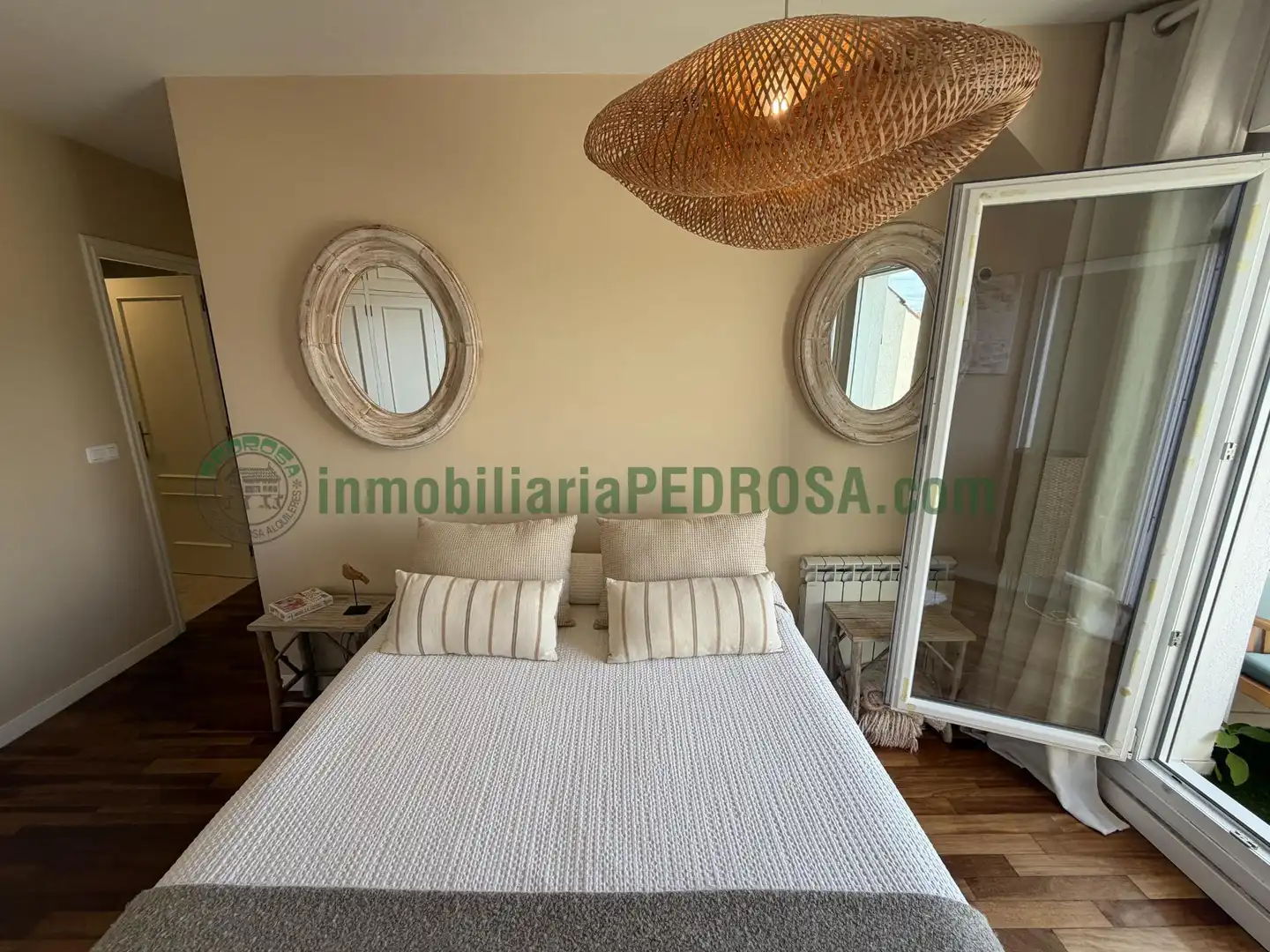Habitación de Ático en venta en Pontevedra Capital  con Calefacción y Terraza