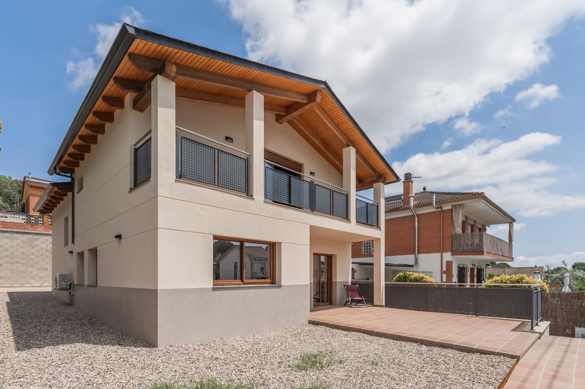 Exterior view of House or chalet for sale in Lliçà d'Amunt  with Heating, Terrace and Balcony