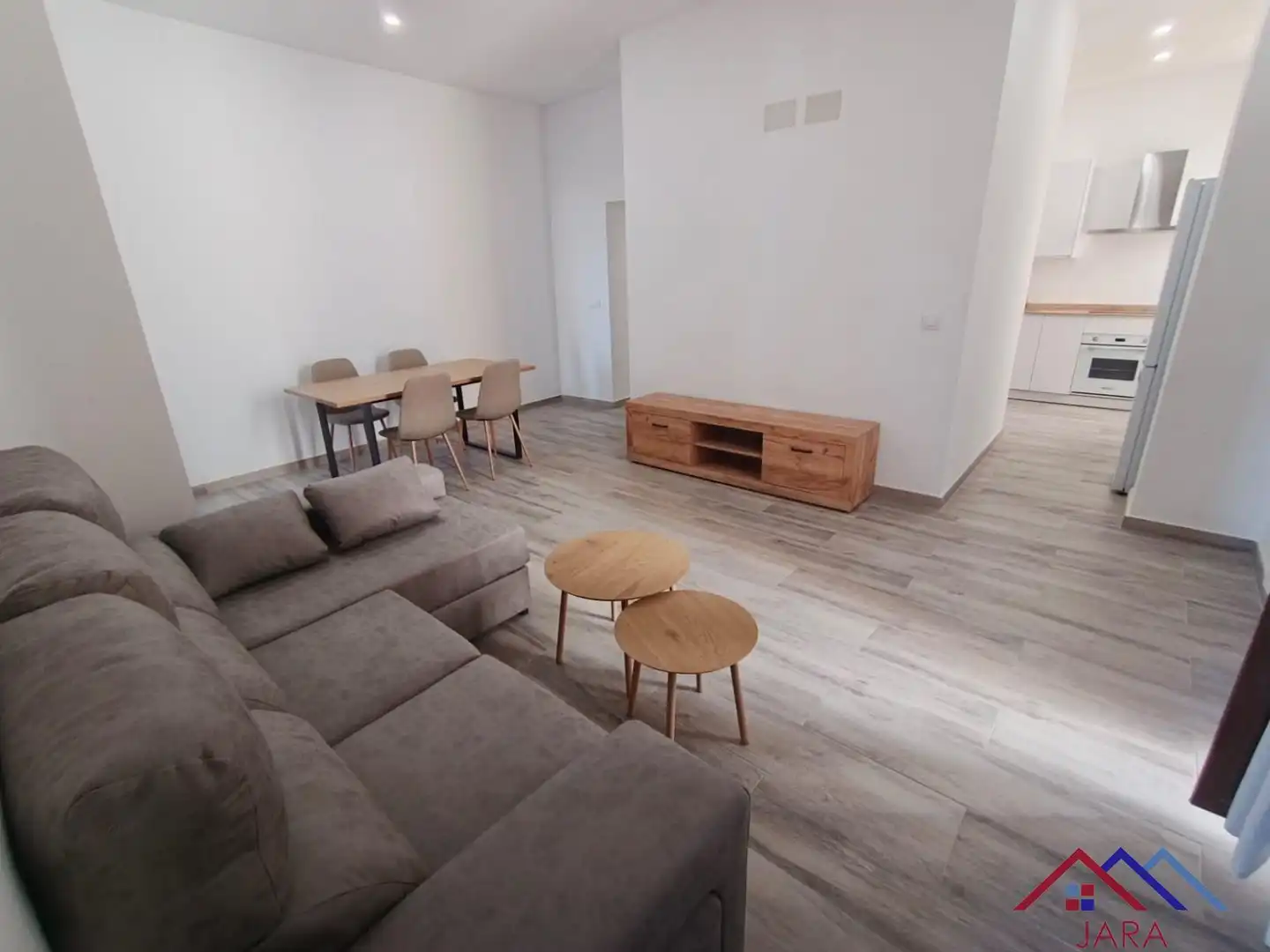 Sala d'estar de Apartament de lloguer en Jerez de la Frontera amb Aire condicionat, Terrassa i Moblat