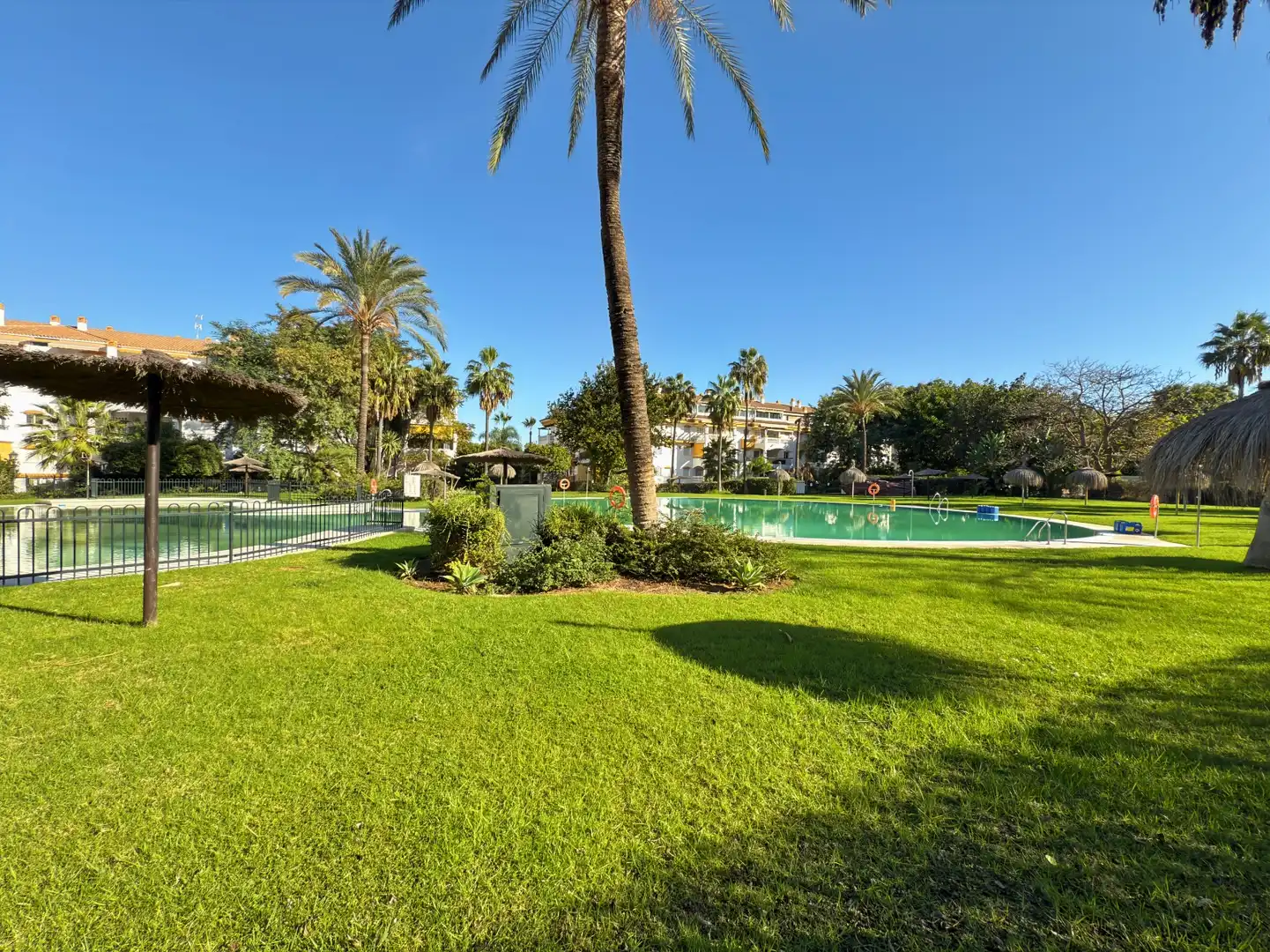 Piscina de Àtic en venda en Marbella amb Aire condicionat, Terrassa i Piscina comunitària