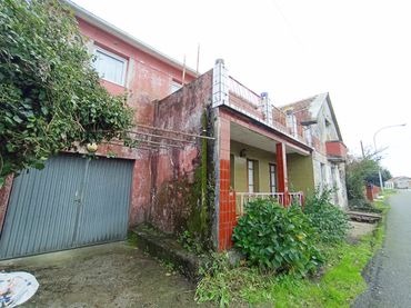 Casa in vendita a Estrada Laraxe