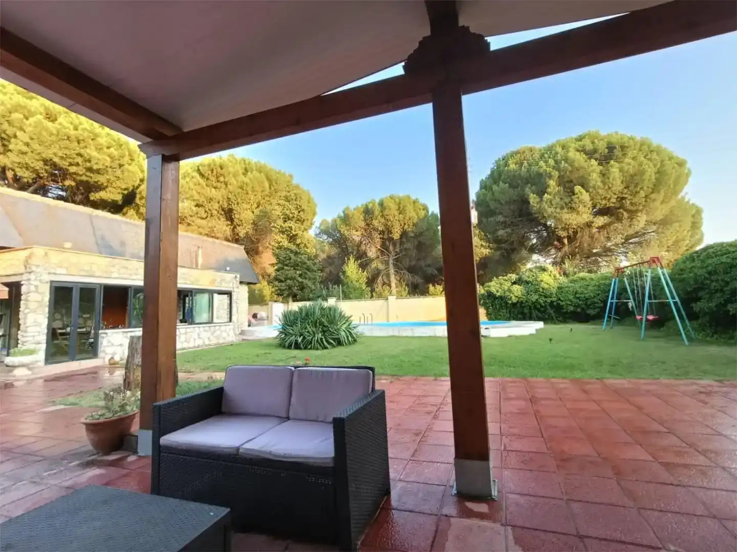 Terrassa de Pis en venda en Mojados amb Jardí privat, Traster i Piscina