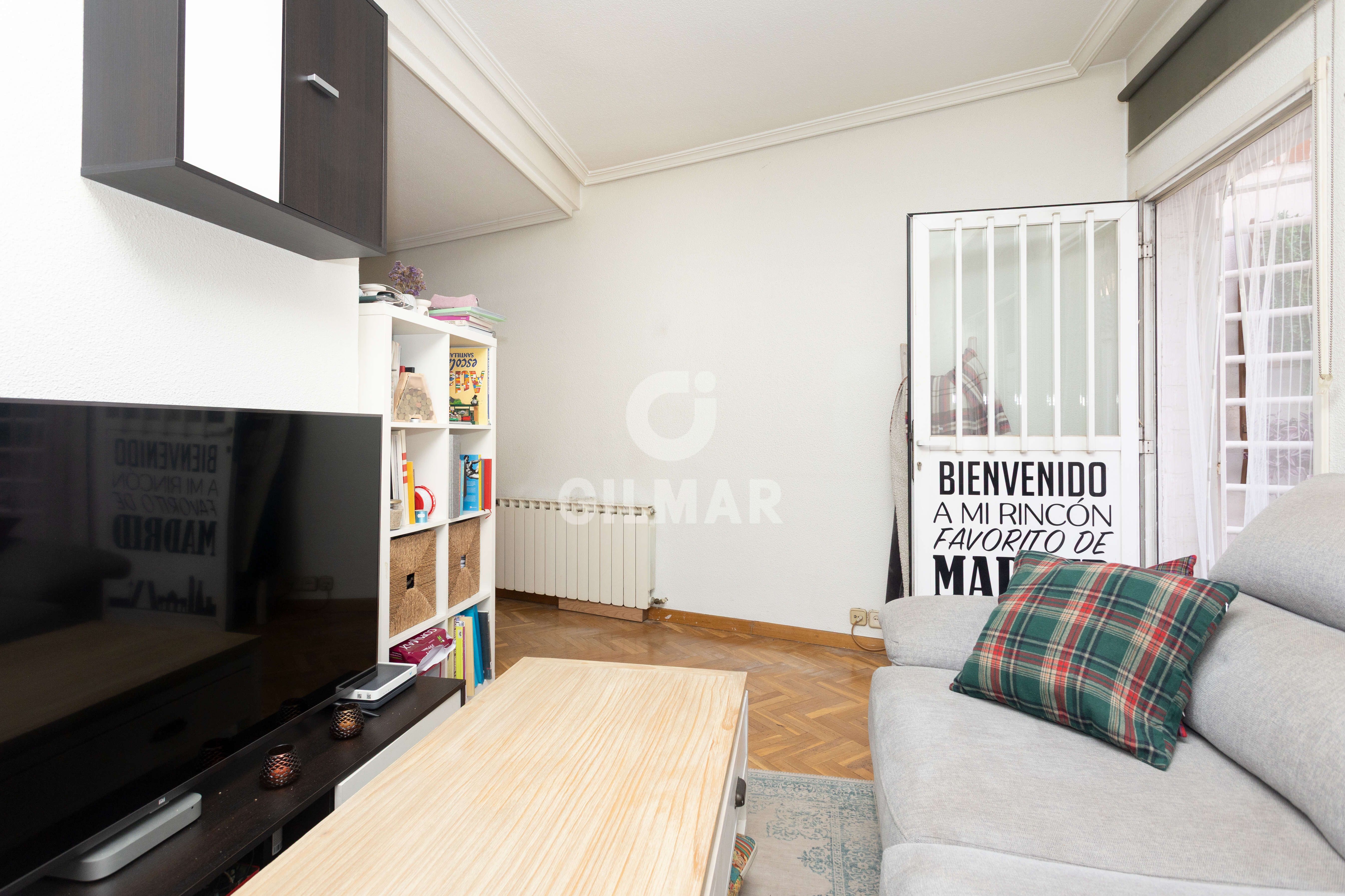 Sala d'estar de Pis en venda en  Madrid Capital amb Terrassa