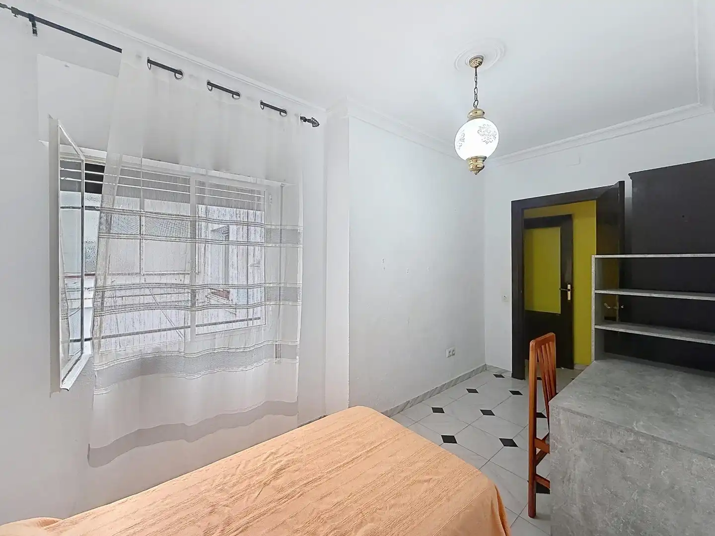 Bedroom of Flat for sale in Sevilla  with Air Conditioner, Terrace and Furnished