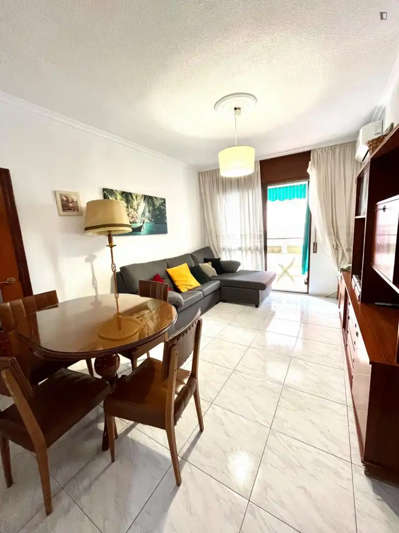 Room in Ciudad Jardín - Zoco